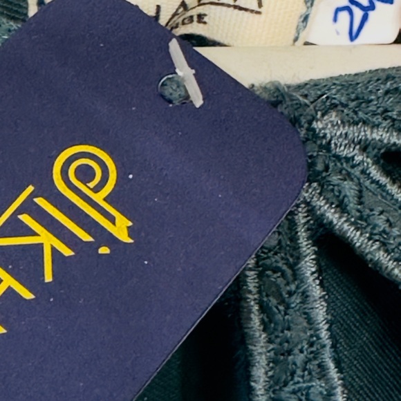 Teal and Purple Embroidered Salwaar Kameez and woolen shawl in size 24” - Picture 4 of 13